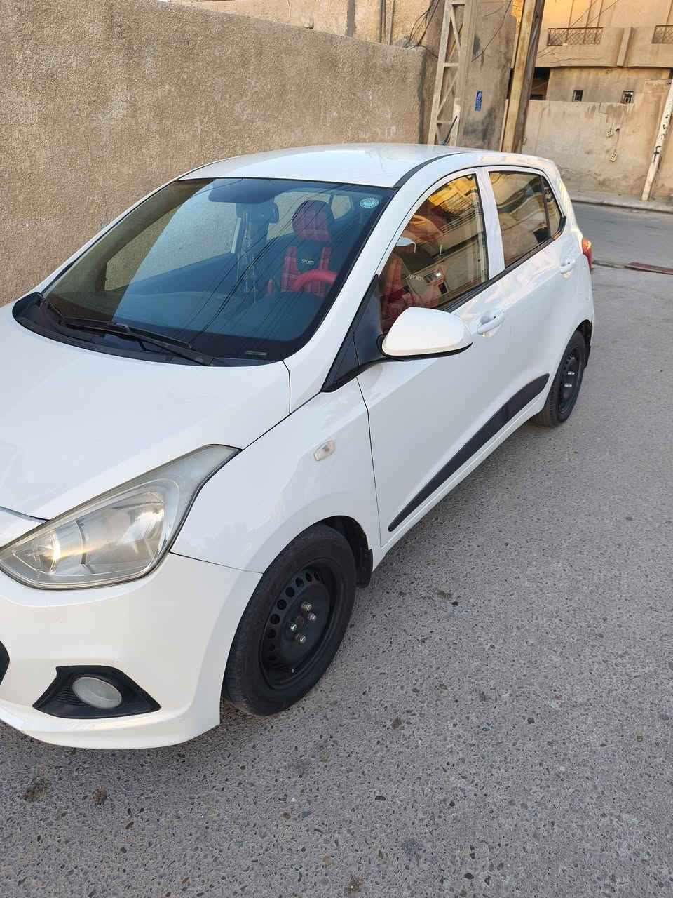السلام عليكم
هونداي  i10  كراند موديل 17 رقم أربيل باسمي رقم جديد سنويه لغايه 2028 سياره كلش نظيفه جديده بيها البنيد والباب خلف السائق صبغ اني صبغته اثر طخه بسيطه وصورته موجودة ماشيه 62 الف شاشه حساسات كامره نظام ايكو وتسحلق باتري جديد منظومه تبريد شديتها هذه الصيف جديده في القصر الابيض فقط نقص الشوته بيها كسر الاستفسار على الهاتف *********** أو ***********
السعر 92 ورقه وبيها شويه مجال
