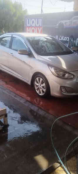 اكسنت مضلع خليجي ٢٠١٣ نظيفة حيل  مكفولة من الضربة والصبغ بيها بس هلال جاملغ خلفي  نتجية ضربة تكاتك  وشبر بالباب الخلفي عكس السائق كلها على الشركة وبيها كامرة أمامية وخلفية وتشغيل عن بعد يعني تحوير بصمة للاستفسار الاتصال على الخاص او الرقم التالي ***********
