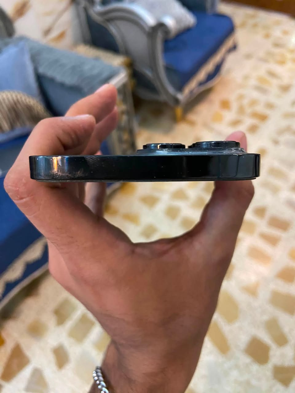 ايفون 14 برو ماكس
ماستر شرق أوسط
ذاكرة 256
جهاز نضيف كلة شغال وما مفتوح بلادي
فقط الظهر مالته مكسور ٧٥٠ الف قفل مكاني بغداد حي اور 
***********
