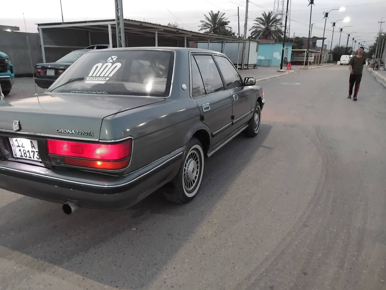 السلام عليكم سياراه سيدان البيع موديل 1988 رقم نينوى دولي شرط التحويل محرك بطه 2500.شرط تبريد تدفئه شرط تايرات صدر كلو   نضيف بيها صبغ عام بدون ضرر جماليه سعر 50وبيها مجال ***********
