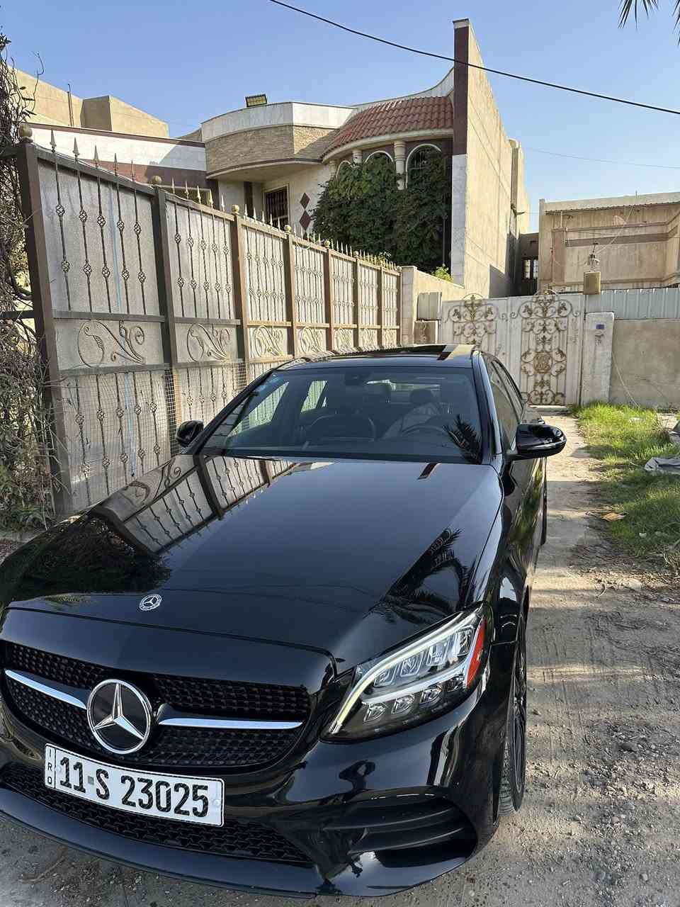 مرسيدس c300 2021 Night edition
رقم بغداد مو اربيل و رقمها حلو 

السياره نايت ادشن  فول موصفات القفله عليها كت AMG كامل (بلادي )من الشركه 

السياره رقم بغداد رقمها حلو

ماشيه 51 الف كيلو 

السياره نظيفه و جديده و بدون اي مسج كامله متصرف عليها
بنوراما 
محرك 4 سلندر تيربو 
بصمه دخول على  4 ابواب 
سستم سماعات  
مري نقطه عمياء 
رادار امامي 
ويل AMG اصل بلادي اسود  
ستيرن AMG بلادي 
داخليه جلد و كنتاره بلادي 
حته الستيرن جلد و كنتاره بلادي 
تدفئه كشنات 
تبريد قطعين 
صندوك كهربائي 
عدادات شاشه  
علامه مرسيدس ضوئية اصل بلادي 
ختومات نايت ادشن 
اضاءة ترحيبيه علامه مرسيدس ب الابواب 
ليد  اناره محيطيه داخلي الوان اصل بلادي  
و بعد موصفات ب صور السياره موجوده 

السياره حادثها خفيف كلش جاملغ و صبغ ربع الباب امباوك 
بدون ايرباك لا استيرن ولا دشبول مال برده فقط 
السياره متتقارن ب باقي ال c نظيفه و نايت ادشن و كلشي بلادي بيها 

مكان السياره بغداد 

***********
