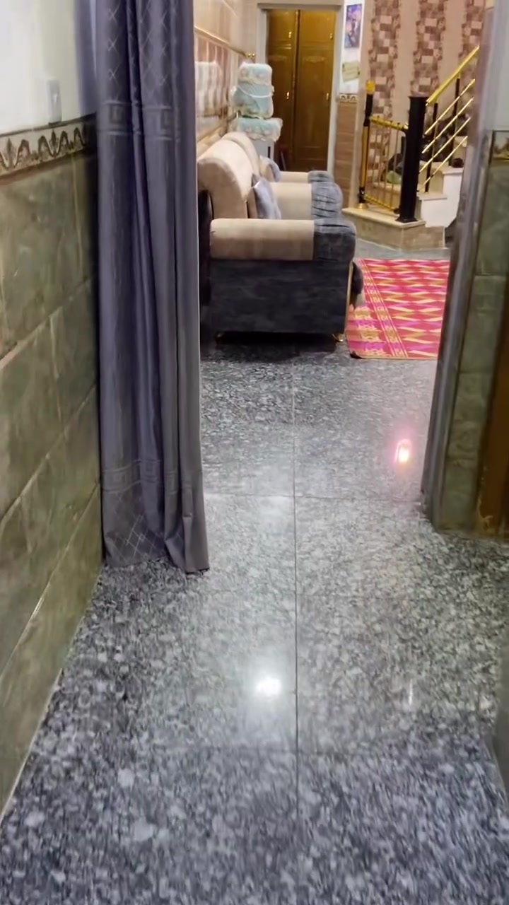 بيت للبيع مساحة 110 سعر خاص طابقين منطقة حي الكوفة قرب ملعب ابو حسنين رقم الهاتف ***********￼￼￼

