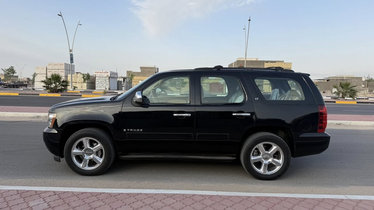 تاهو ( ادوات ) الموديل 2009 خليجي داخل عسلي السياره كلش جديده وجاهزه من كل النواحي كفاله من الضربه والگص والفتح  كم قطعه صبغ تجميل بالخليج  تبريد ثلج كواتم ابلاد طخم تاير جديد  السعر 115$  هاتف ***********  البصره
