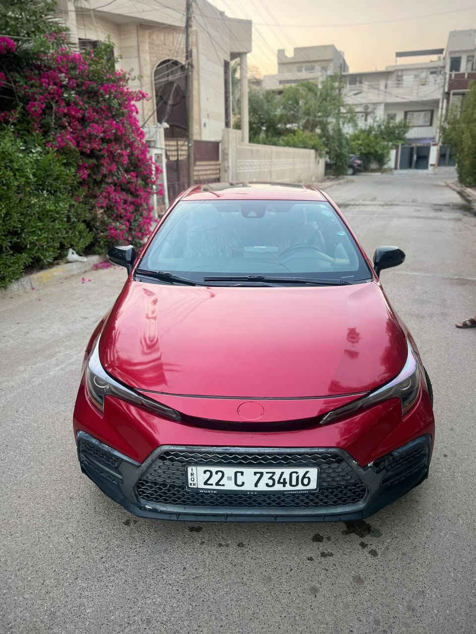 السلام عليكم
كورلا 2020 للبيع 
محرك 2000 
اعلى مواصفات SE 
سلايد روف 
قياده ذاتيه تحكمات استيرن مثبت سرعه 
كامل مواصفات للخير مفوله اعلى مواصفات من الكورلا 
السياره جايه من امريكا استيرادنه بيها شويه من الجاملغ الامامي وشويه من البنيد بس راشيه كلير كل السياره عده البابين مال جهت الساءق و القماره ما بين شي بقيت السياره مجرد اكلير يعني مو حادث طبقه جلاتينيه حمايه بدون حادث 
السياره نظام سبورتSE 
سعر 135 
 رقم ***********
