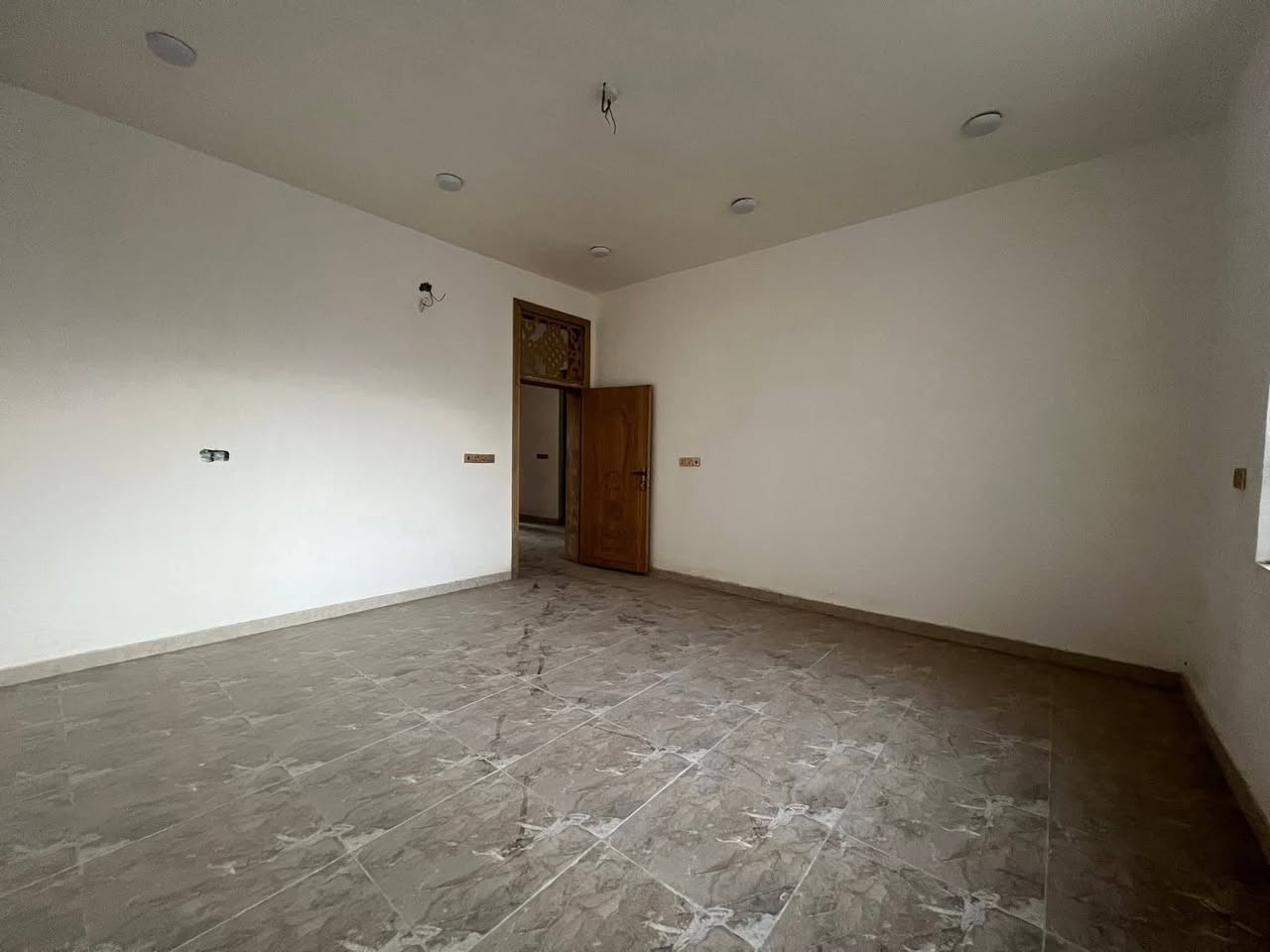 دار للبيع مساحه ١٥٠م واجهه ٧م طابو صرف طابقين العنوان الفرات الاستفسار اتصل *********** وتساب
