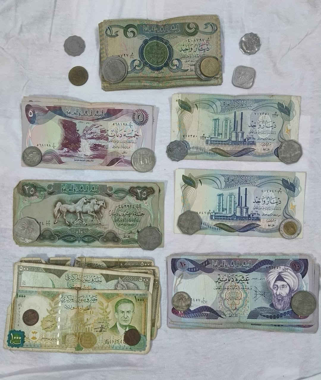 السلام عليكم سبح اصليه ومحابس فضه اصليه واحجار اصليه وفلوس قديمه اصليه ودراهم اصليه وساعات اصليه للبيع قيم بلي يرضي رب العالمين وبخدمتك رقمي بي وات ساب ***********
