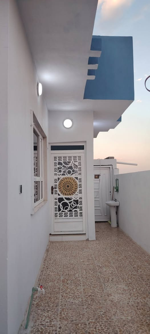 #دار_للبيع🏠🏠🏠   
مساحة 100 متر مربع ركن غرفة نوم واستقبال هول ومطبخ وصحيات مناور، بيت جاهز، اتجاه قبله
خدمات كامله
#موقع حي الملايين الثانية مقابل تقطيع الصائغ
سند زراعي 25 ابيض حق التصرف مع وصل بلدية
#السعر 45مليون

للتواصل مراسلة الصفحة☎️ 
الأتصال واتساب ***********
