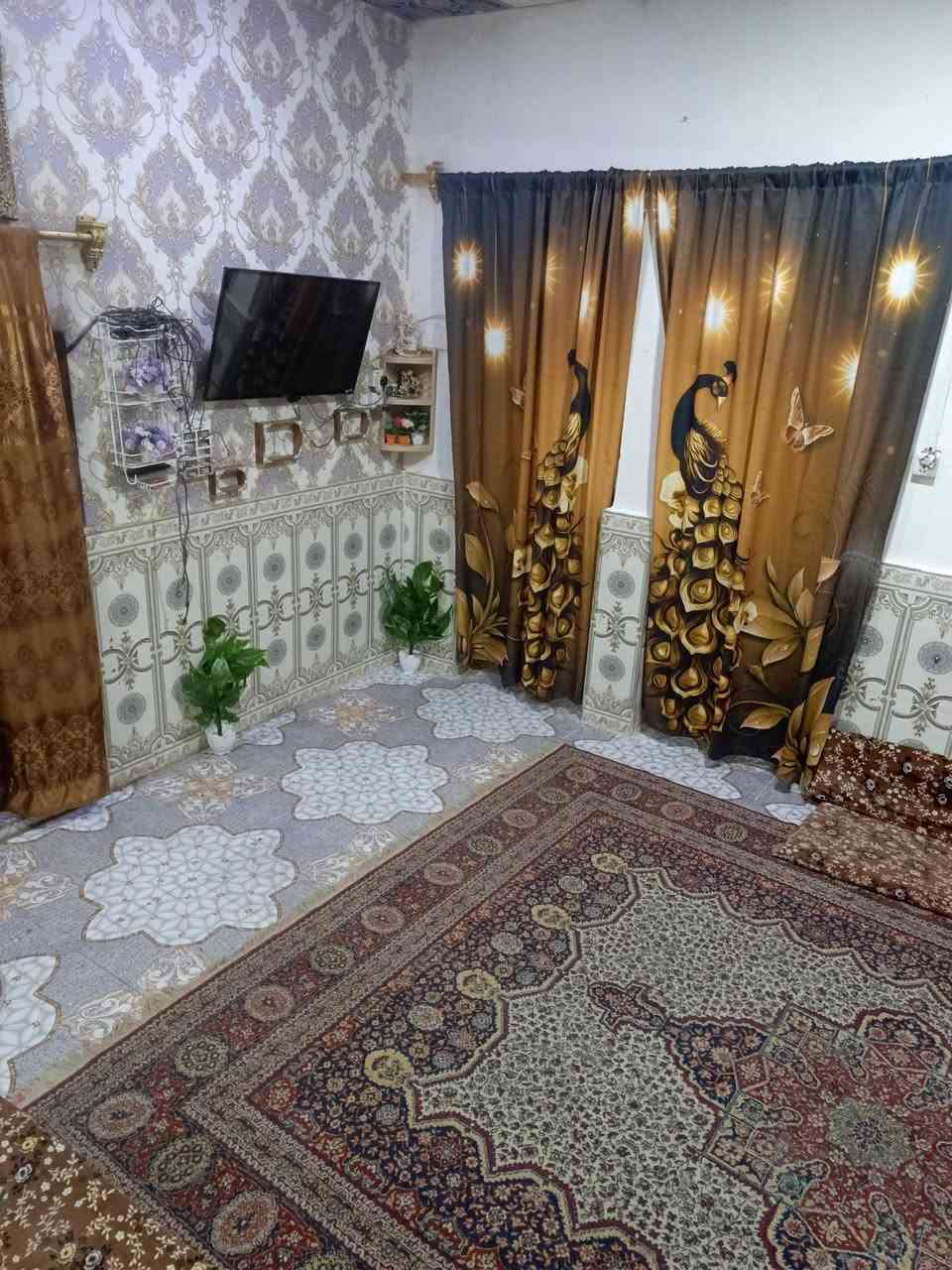 بيت للبيع البصره الجزيره نزله شارع زين العابدين بالبدايه قريب على الشارع الأربع سايدات تتمشى مشي للشارع الرئيسي (كافه الخدمات متوفرة قريبه يمك مجمعات طبيه اسواق مدارس افران كلشي قريب يمك ماتحتار )
ماي كهرباء مجاري رابط على النهر يعني راسك بارد من ناحيه المجاري (مساحه البيت 165م الواجهه 10م والنزال 16 ونص) عرض الشارع المدخل 10 متر والفرعي 8 متر البيت جاهز من كلشي السعرر 80 وبي مجال للشراي الجاد يتصل ***********
