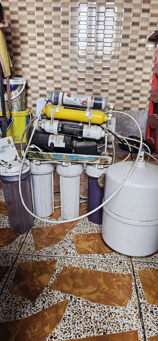 فلتر تصفية مياه
شغال وكامل ملحقاتة
سعرة 50 وبي مجال
***********
