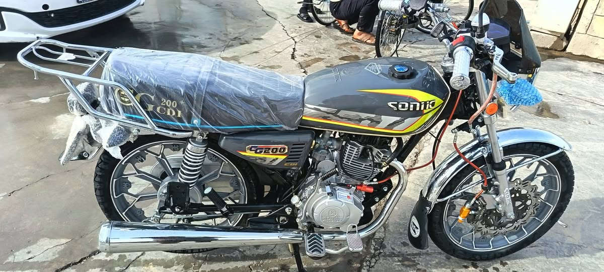 دراجه سونيك موديل 25محرك 200بعده عله وضع الشركه السعر 825 وبي مجال الشراي *********** مكاني الحويجه  داخل
