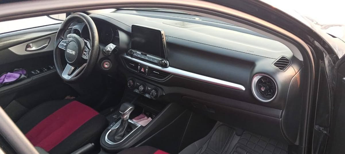 اسلام عليكم سياره فورتي للبيع موديل 2023 كفالة عامه سياره ماشية ٣٤ نسبه غرق ١٠ بالميه اني مكلف بلنشر هذة رقم صاحبه والتفاصيل يمه مكان السياره بصره سياره تحويل ثاني يوم رقم السياره بصره  ***********
