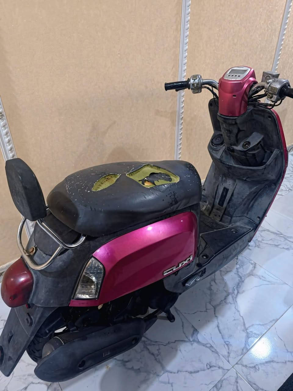 السلام عليكم بوليس للبيع لون وردي كفرات مختم الأصلي  نوع نوزل دراجه تخبل تجي وتشوف بعينك  السعر 700 ناصريه مركز رقم***********
