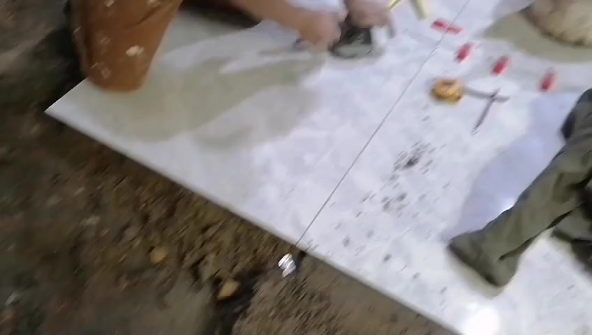 ابو احمد لتغليف السيراميك والبورسلين والكاشي والمرمر والكرانيت وبايات الدرج بجميع  انواعها.  للاستفسار الاتصال على الرقم ***********
