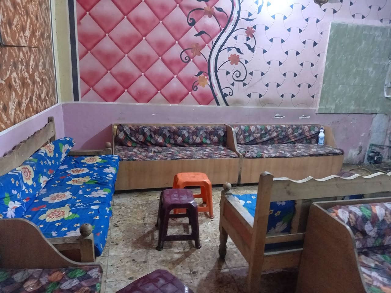 يا الله  بسم الله الرحمن الرحيم 
غراظ مقهى كمله للبيع التفاصيل اكتب تم واني ارسلك 
***********
