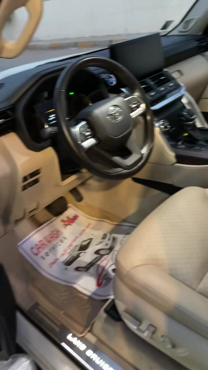 سلام عليكم عيدكم مبارك انشاءالله
لاند كروز 2024 VX SAS ماشيه 24 الف داخل ضمان السياره 
رقمها بغداد مكفوله ومغلفه ppf 
المواصفات 
عدسات امامية 3 زنون مع كشافات زنون اصليه
فتحة سقف 
كشنات الاماميه تدفئة تبريد 
الكشنات الخلفيه تبريد
تحكم تبريد شاشة خلفي
المقاعد الصف الثالث كهرباء تنفتح وتنغلق 
نظام زحف ازرار كامله مال فوريل 
شاشات عدد اثنين خلفيه 
مع شاشة رئيسة حجم كبير 
شاشة عينة بنص الكيجات 
وضعيات خزن كشن سائق
ثلاجة بجكمجه
وبعد عدة مواصفات ما اذكرهن كلهن بس هيه الVX معروفة
السعر 750 ورقة وقابل للتفاوض ***********
