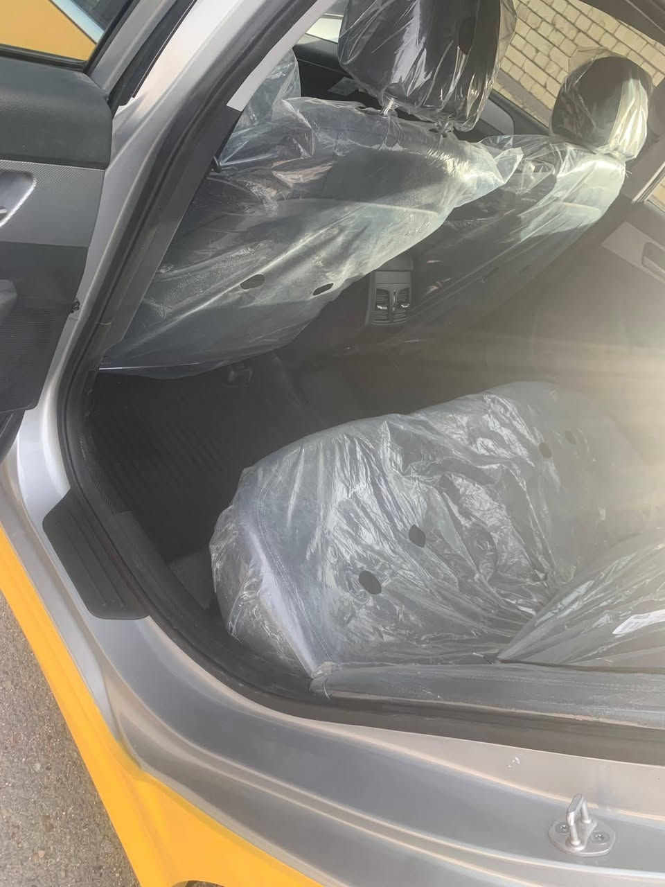 سوناتا 2023 كوري غاز رقم بصره اجره
مكفولة كفالة عامة … وجديدة كلش 
تسجيل جديد
محرك 2000. غاز بلادي 
لد امامي وخلفي 
كشن كهربائي
شاشة 
كشنات جلد 
حساسات خلفية 

السعر 195

الاتصال ***********
