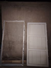 باب بلاستك • مستعمل نظيف • ٢م٨سم×١م٤سم