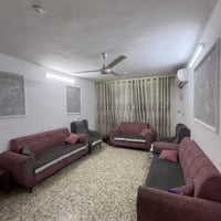 تخم 10 مقعد نظيف جدا  بس يرادله غسل السعر 150 التواصل عالرقم 077007776...