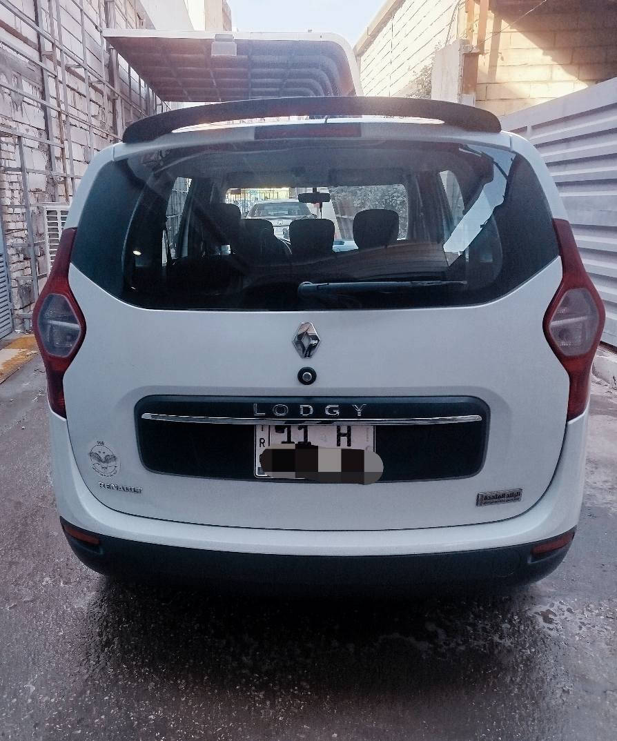 السلام عليكم 
للبيع فقط رينو لودجي 7 راكب رقم بغداد انكليزي باسمي حره تحويل ثاني يوم هزه جديده موديل 19 كير اوتوماتيك مكاني كربلاء بيها قطعه وحده صبغ والباقي مكفول للتواصل ***********
السعر 88 وبيها مجال قليل كربلاء, العراق
