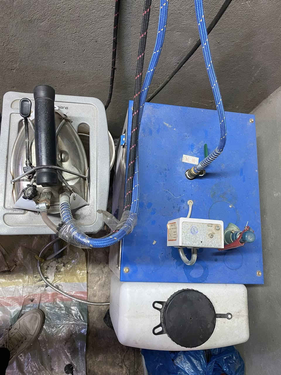 السلام عليكم اوتي بخاري سعره 400 مال محل جديد مستخدم شهرين فقط مكاني ديالى بعقوبه ***********
