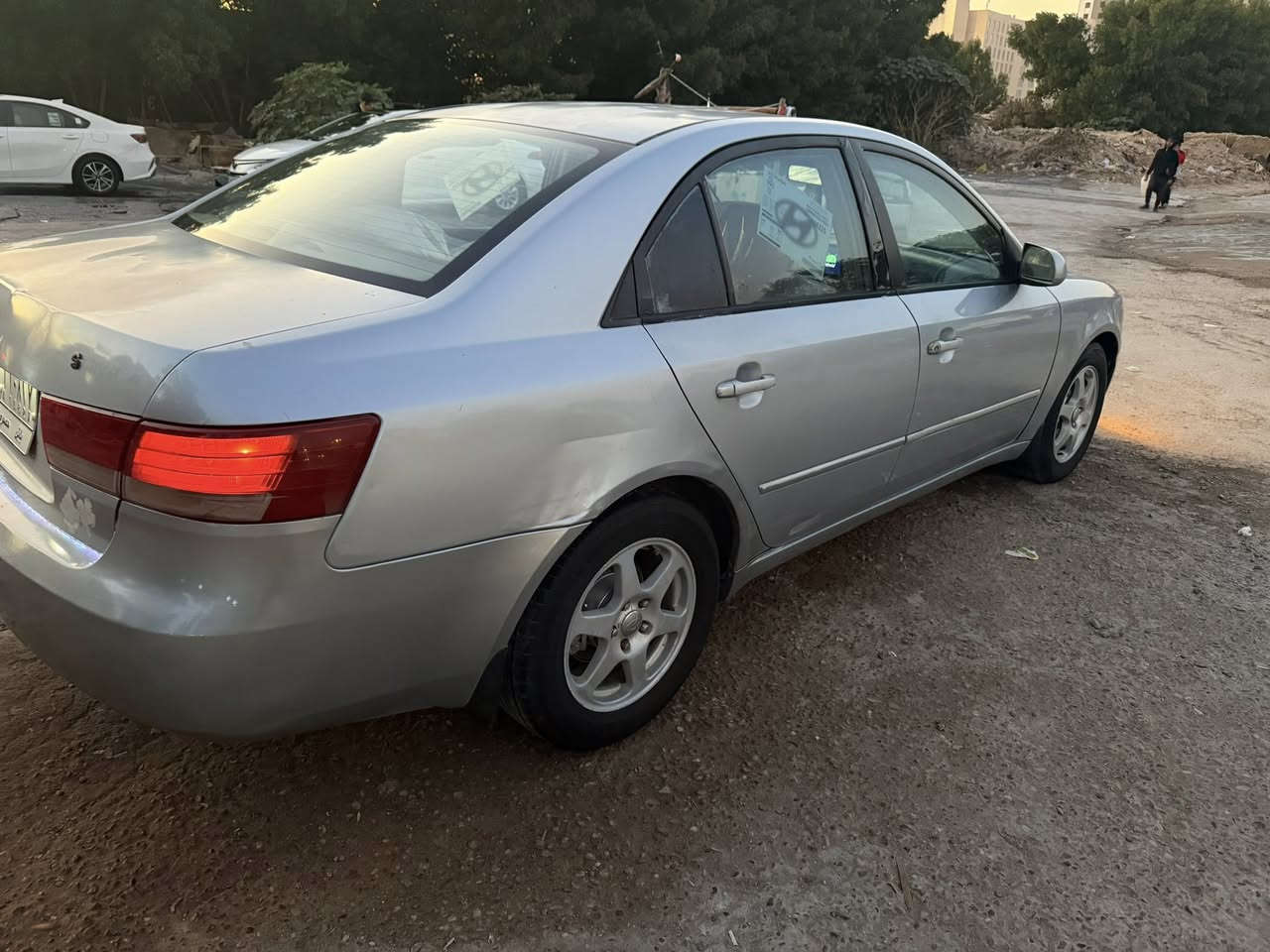 سوناته خليجي 2005 مكينه 2400 غاز بانزين مكفوله من ضربه وتبديل وصبغ بس شويه بدايت البنيد وبارد بل الباب شويه لاتبديل ولاصبغ ولا فتح كهربايات كله شغله تبريد شغال مكينه بيه كفه بصيطه تخم تاير جديد مكان السياره قضاء غماس استفسار السعر 87 وبيه مجال بصيط استفسار ***********
