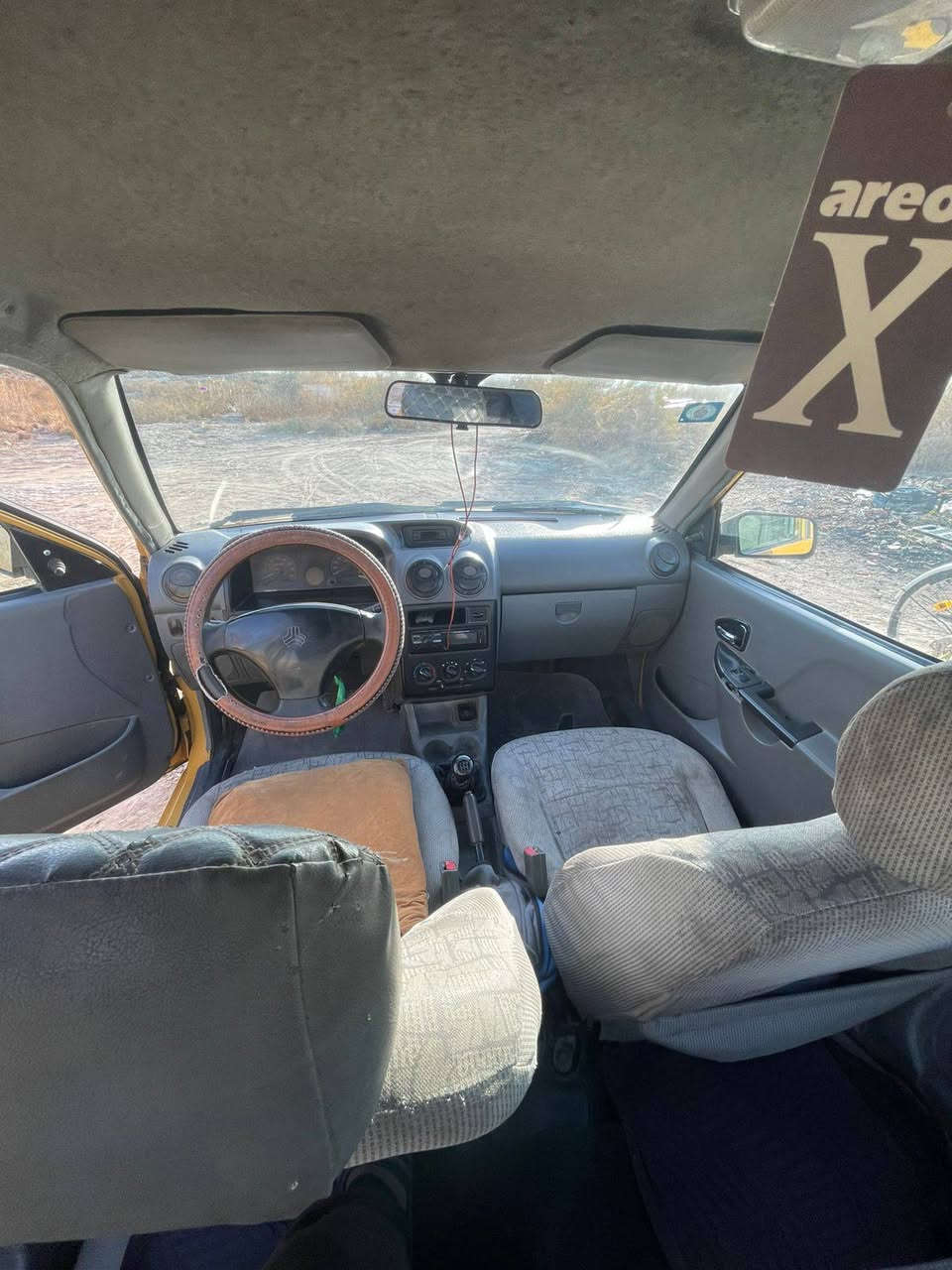 السلام عليكم
سياره موديل 2012
بأسمي السياره 
السياره عطلها فقط كير 
سعرها ٢٤
***********
