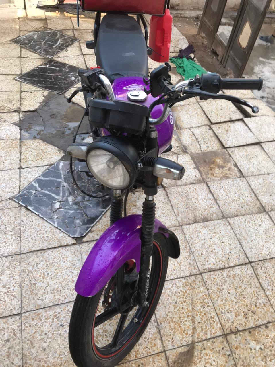 سلام عليكم دراجه البيع سونك ماكس مكينه مكفوله نقص بس باتري وكفر مال باتري السعر 600وبيه مجال العنوان بغداد محموديه***********/0776534765
