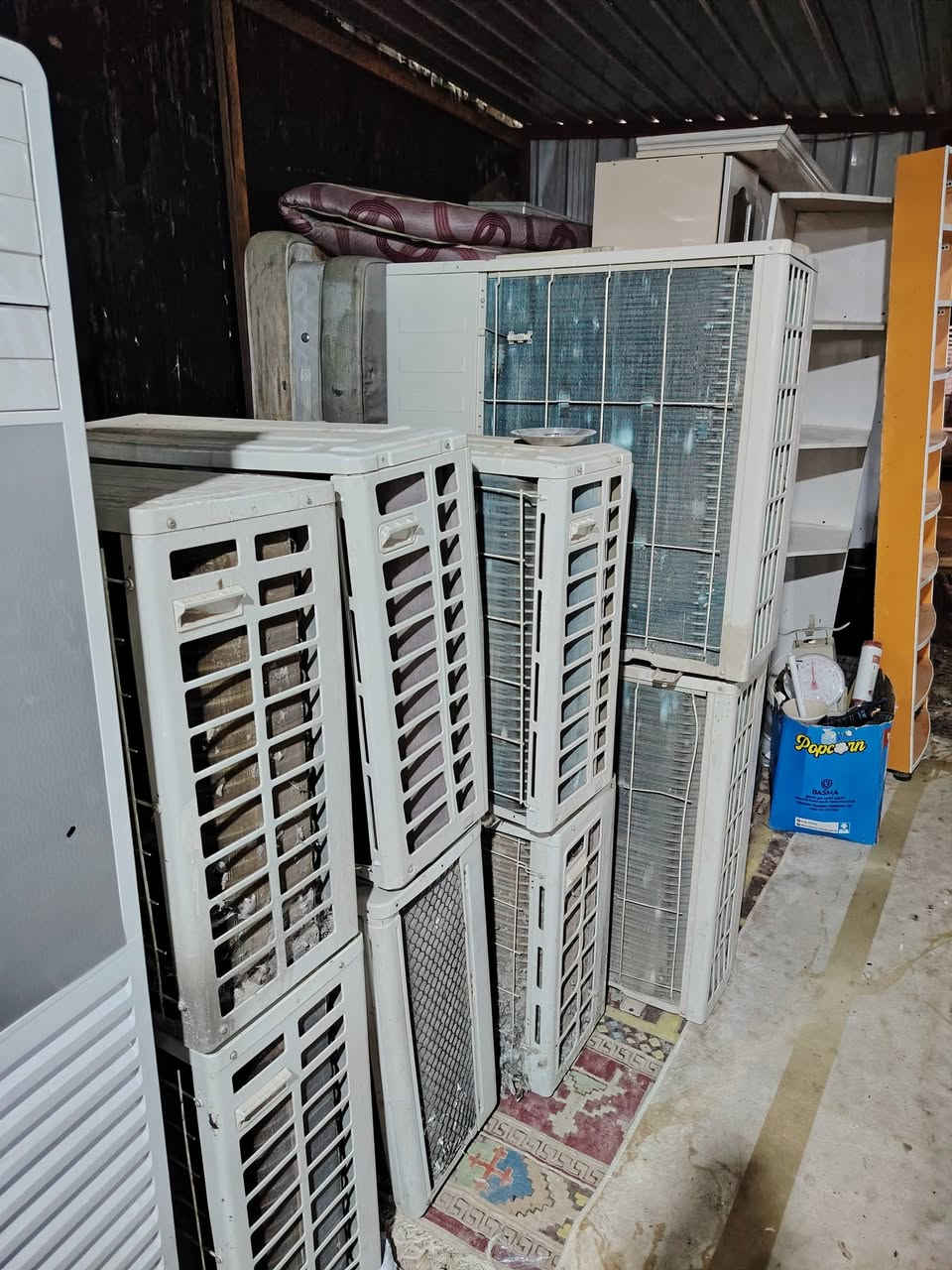 لبيع وشراء الأثاث المستعمل والجديد ومراوس العنوان كاطون مدخل الرازي شارع السايدين قرب المجسر نشتري كافت الأثاث المنزلي ولمكتبي وغرف نوم تركي صاج عراقي للاستفسار هاتف وتس اب ***********
