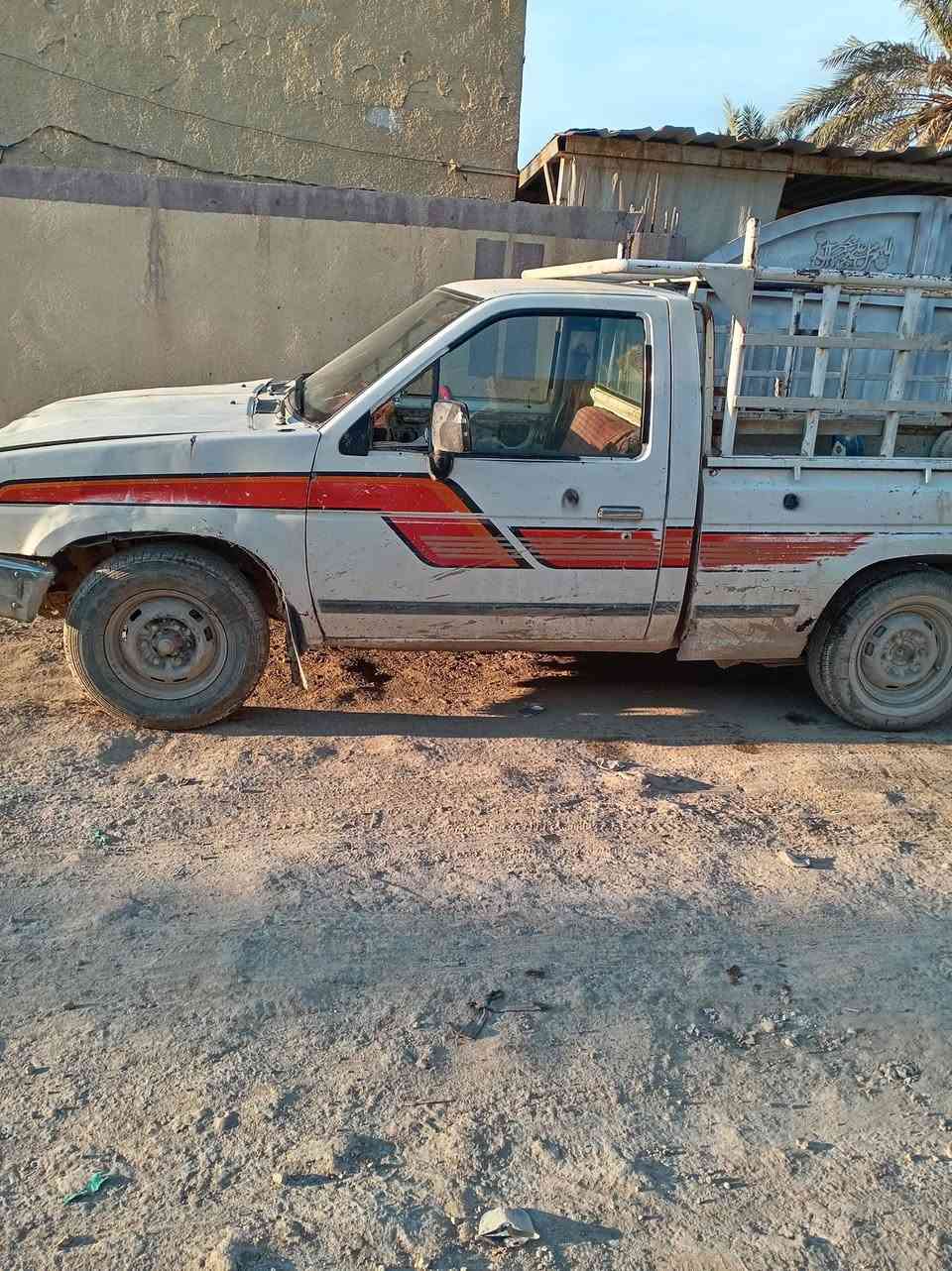 السلام عليكم سياره بيكم للبيع موديل 89 رقم بغداد صدامي مالكها متوفي السعر 15 ورقه  مكان بابل الاستفسار على هذا الرقم ***********
