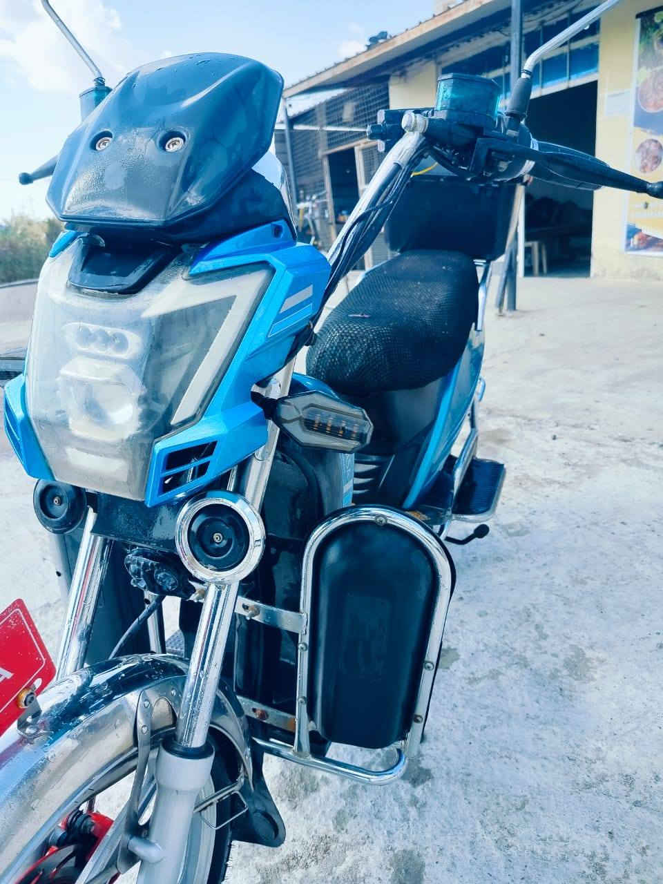 السلام عليكم مطور شحن البيع الالماس موديل 2023 نضيف كلشي شغال ما نقصه شي البطريات ما عرف شكد تقره السعر 425 بي مجال الرقم ***********
