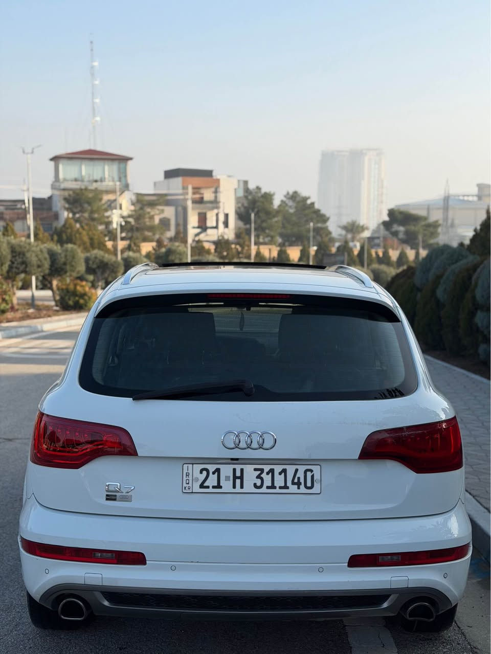 Audi  Q7 S-line Quattro 2013

ارحض سعر بلاش  ١٢٩  ورقه مجال بسيط

سيارة ٧ راكب

مواصفات خليجي  وكالة اربيل٣ بصمه بيلادي موجوده

موديل ٢٠١٣   

محرك سته سلندر V6 3.0L سوبر چارچ محرك بنزين

گير و محرك بشرط كفاله 

-----------------------------------------
مواصفات 
 پانوراما امامي و خلفي  
صندوق شفط 
 بردات جانبية و خلفية
 تحكم ماوس 
    داخل  جلد اصفر
كشنات كهربا
كشنات خزن
تبريد مركزي  
سيدي بوكس  
تبريد مركزي 
حساس خلفي و امامي 
- لايت ليد  
ستيرن تحكم
  تحديد سورعه  
 و بعد هرايا مواصفات
-------------------------------------------
  تخم تاير و  ويل جديد
 صدر ٪؜١٠٠
گیر  ومحرک بشرط ٪؜١٠٠
 سيارة مسيرفسة كاملة ما يحتاج اي مصرف

-----------------------------------
سياره واحد شبر اقل صبغ راس تايرخلفي او شبر بارد راس بك لايت خلفي باقي مابي شي 
     
سيارة احلي بالواقع و مابي اي مصاريف الحمدالله 
-----------------------------------

سعر مطلوب  ١٢٩ ورقة و مجال 

مكان سيارة سليمانية 

***********
***********
*****************************************************
Audi Q7 -S lin Quattro  2013
فول فول موسفات
٣ ريز كوشن
هه ر٣ به صمه ى شه ريكه ى ماوه
٦ بستون سوبر
بانوراما ده بل بانوراما
سنوق شفط
ده رگا كانى به رده يه دواوه
ماوص
كوشن جلد ناو زه رد
كوشن كاره باوخزن
ته بريد مه ركه زى
سيدى بوكس
حاسه بيش و دوا
لايد بك لايت ليد
سوكان فوليوم و تحديد سرعه
مواسفاتى اودي معرو فه...............
گيرومه كينه و ته بريد ساردى و گه رمى به شه رت بى نوقسانيه الحمدلله 
سه نه وى ره قه مى تازه يه به ناوى خومه ته حويل به شه رت
سه ياره كه يه ك به له ى بجوك بوياغى هه يه له كه ل به له يه ك ساردا باقيات به شه رت

سعر مناسب ١٢٩ كه ميك مجال

***********
*********** السليمانية, العراق
