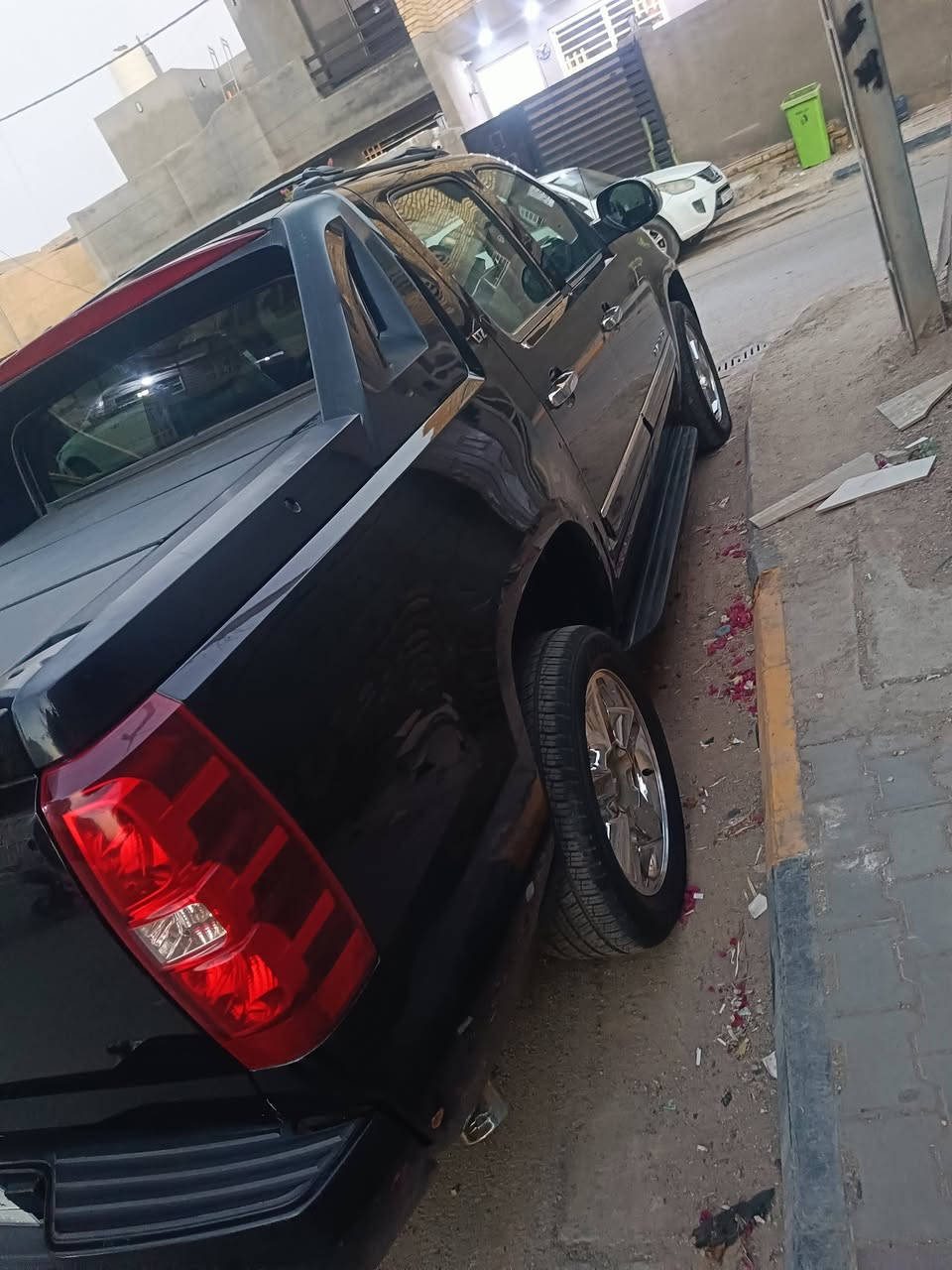 تاهو افلانج موديل 2012 مكينه 8 فول مواصفات LTZ عليها ادامه كامله صدر حداديه جديد منضومه تبريد جديد السياره بيها البنيد تبديل حاويه اصلي والجاملغ صبغ مابيها نقص عنواني كوت سعرها 165 وبيها مجال ***********
