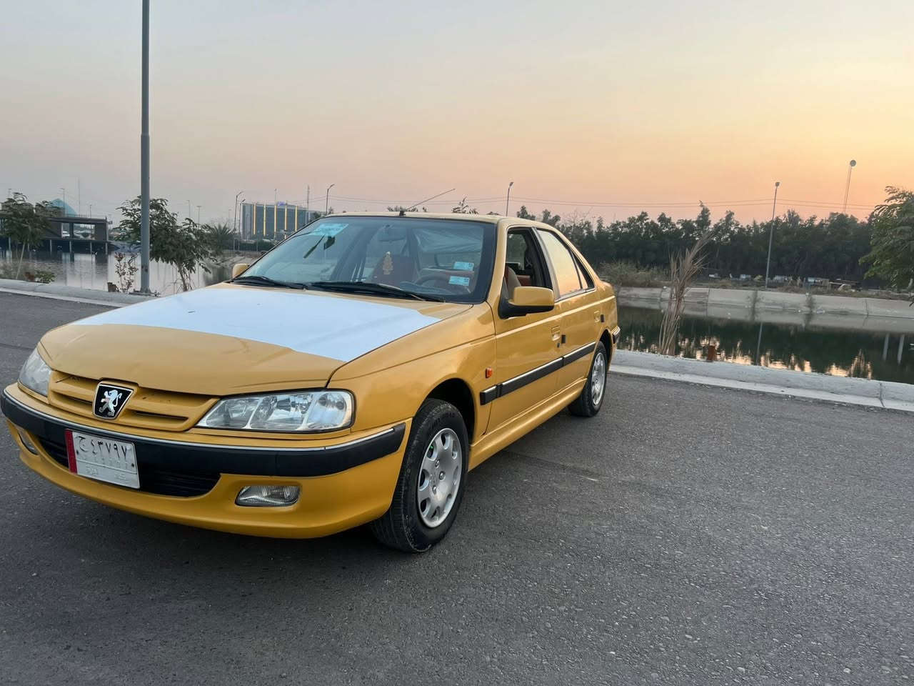 سلام عليكم بارص 15رقم بغداد مشروع وطني داخله هزه هيئه غرامات مصفره شرط التحويل سياره خير من الله مكينه وكير خير من الله صدر امامي خلفي جديد تخم تاير جديد كهربائيته كله شغاله تبريد شغال مدوشمه السياره .مابيه ضربه نص الباب مال السايق صبغ وال الدواير الخلفيه بيهن صبغ باقي السياره خير من الله .مكاني بغداد حي اور .***********….***********-السعر 40 وبيه مجال حك الجيه
