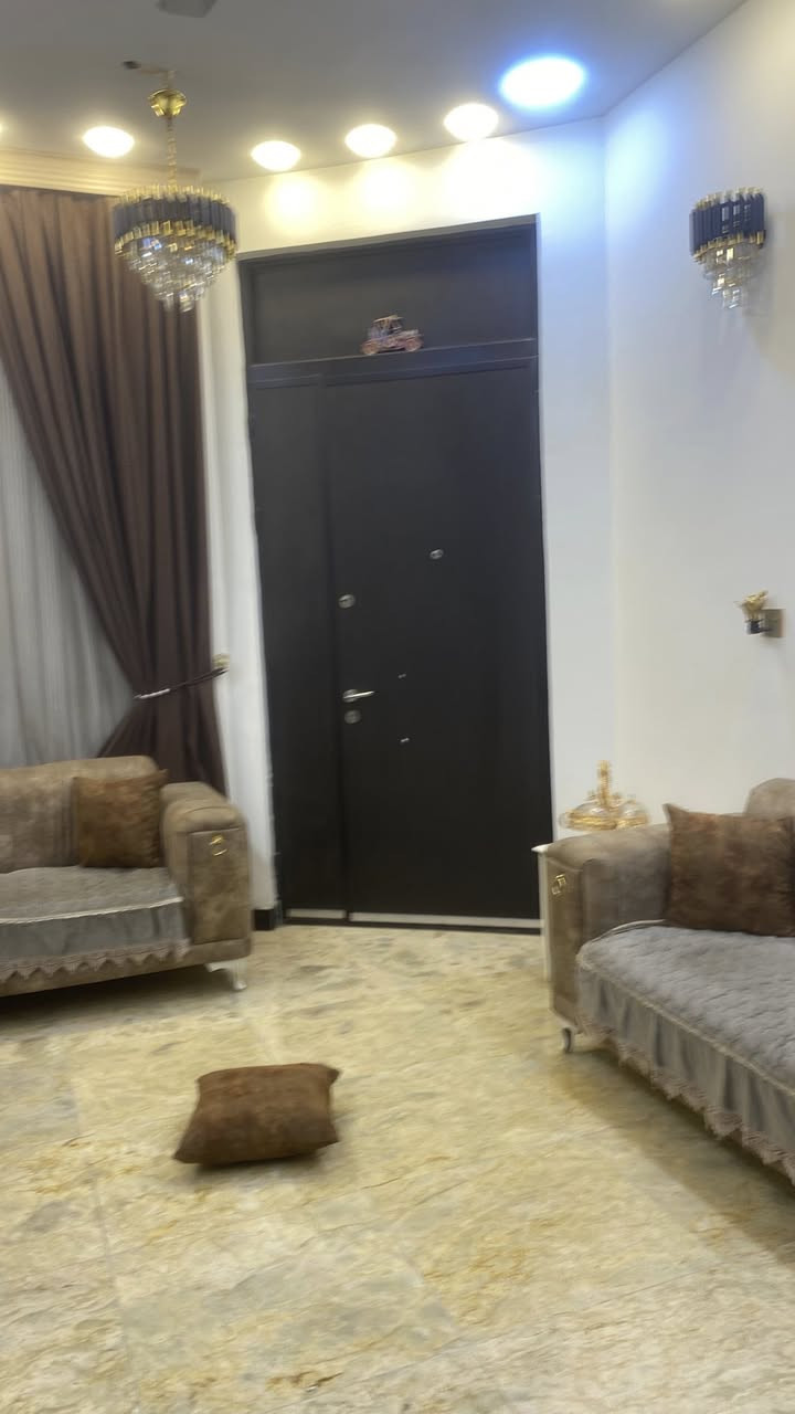 السلام عليكم بيت للبيع مساحة 100 متر 5x20 طابو ملك صرف موقعة حي اور الشارع العام مقابل معمل الرحلات البيت طابقين 3 غرف نوم للاستفسار الاتصال على الرقم ***********

