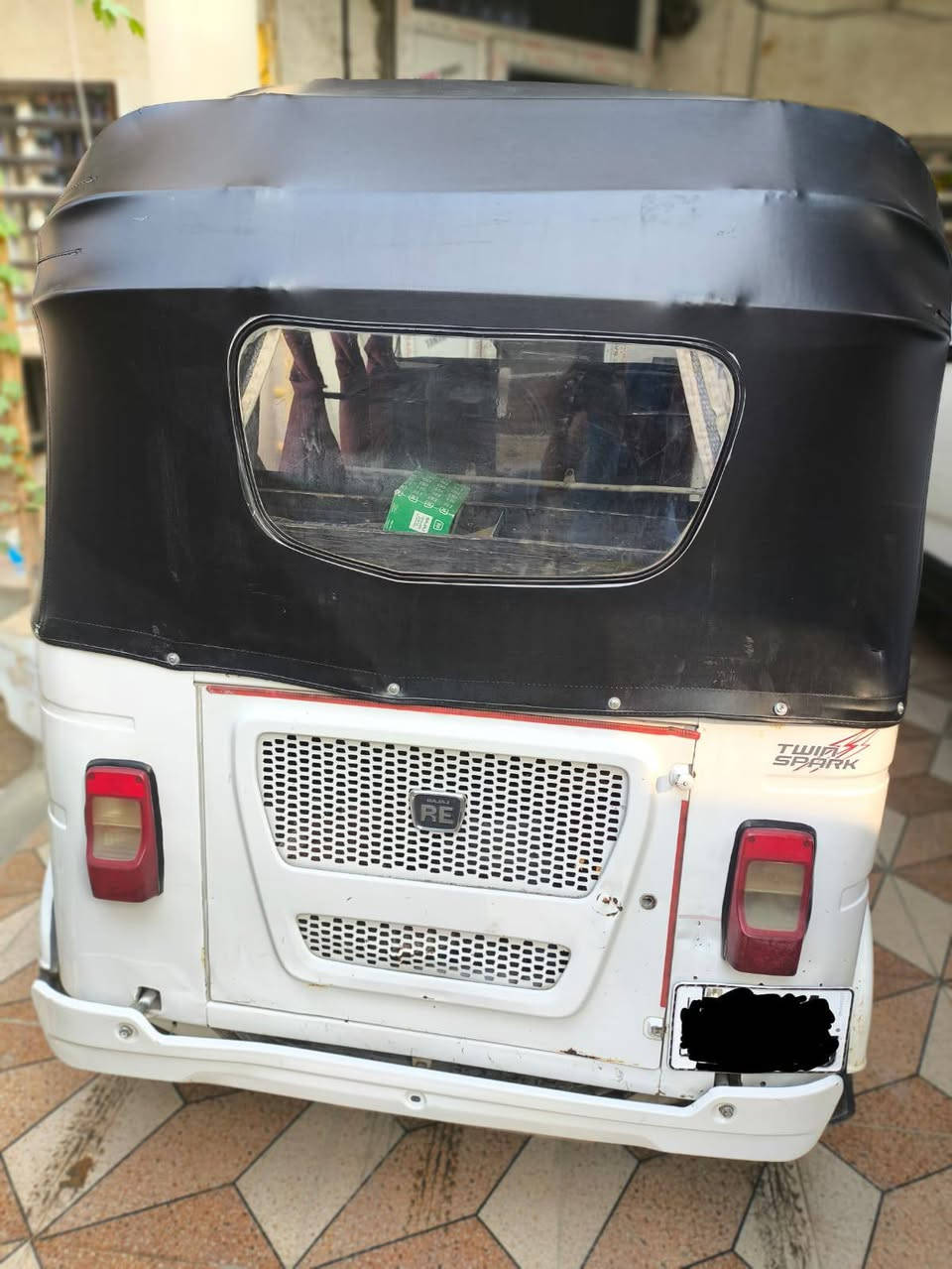 السلام عليك
تكتك للبيع فول ومكفول دينار ما تصرف عليه مال شغل بوجهك

تكتك لون ابيض موديل٢١ رقم انكليزي ديالى دوشمه جديده وبرده جديده جامه جديده 
تشغل نكره سلف
 بأي وقت فجر ضهر ليل 
مكاني ديالى بعقوبة التحرير
الرقم *********** شراي اتصل
