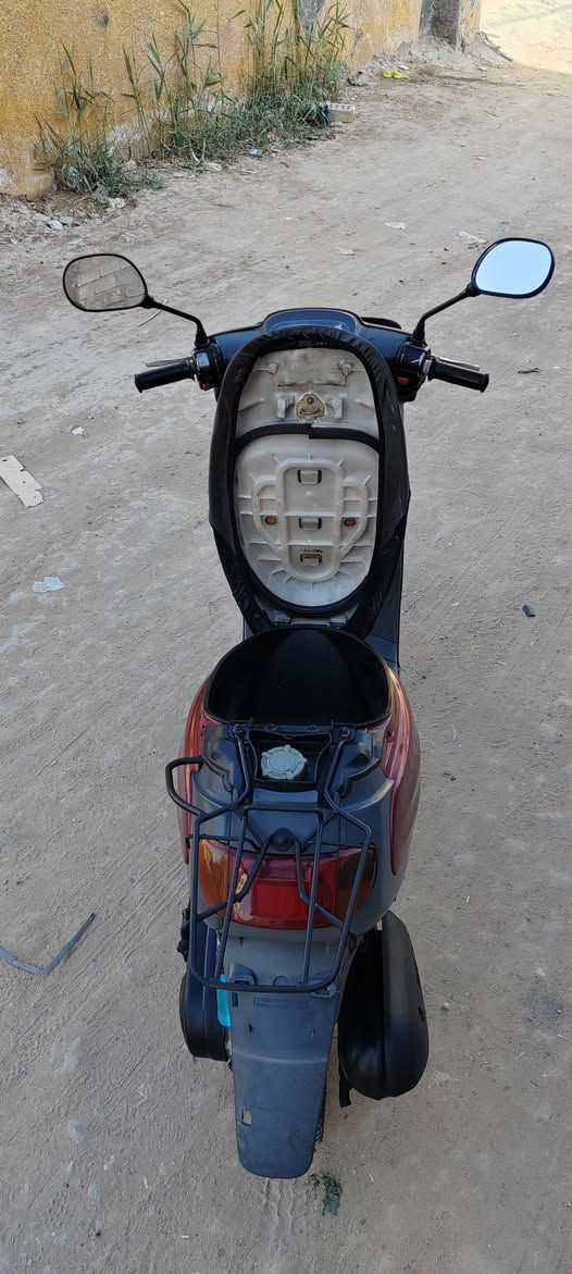 سلام عليكم عندي دراجة منغولي كامله سلف هندر كهربايات كاملة دراجة حاوية ما مفتوحة سعر ٥٥٠
***********
