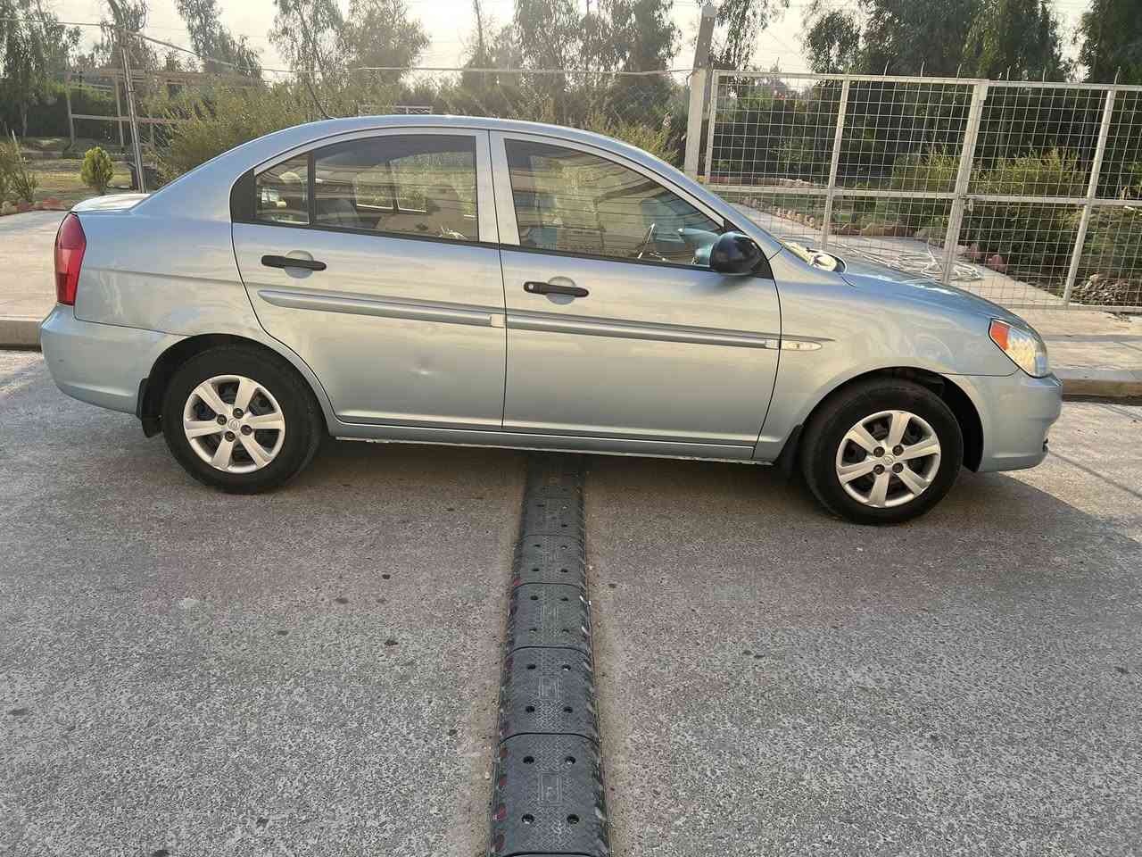 السلام عليكم
اكسنت كوري ٢٠٠٩
بدون صبغ شرط حتى الدعميات 
كير عادي 
جامات كهرب 
كير ومحرك شرط
تبريد ثلج
رقم وسنويه وهزه جديد بأسمي
سياره جديده وجاهزه ما يعوزها اي مصرف 
السعر ٨٣ 
***********
***********
