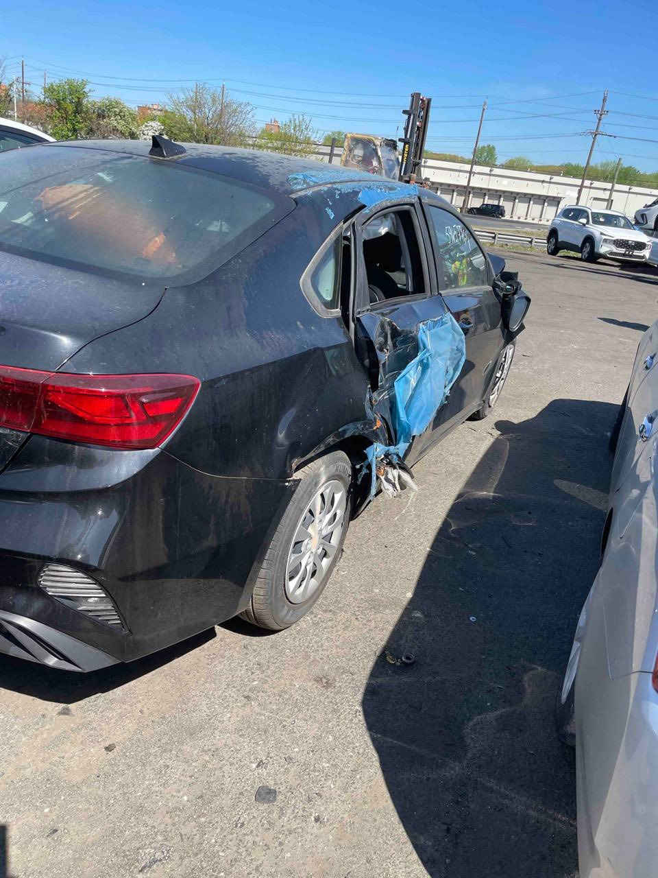 فورتي 2024 بلا تصليح مكمرك جاهز السعر 78 قفل مكان السياره كراج اليوسفيه للاستفسار ***********
