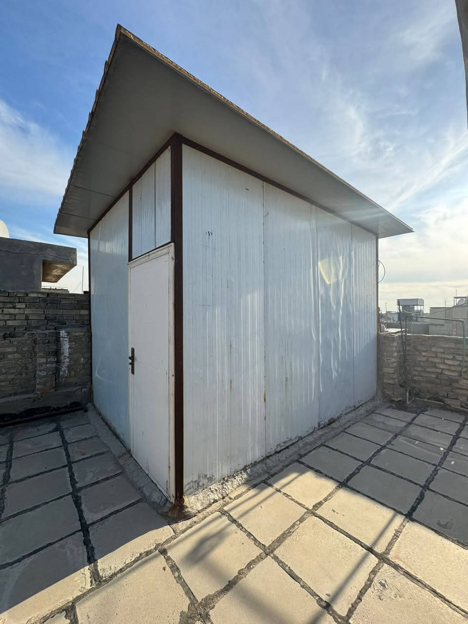 سلام عليكم غرفه سندويش طول ٤ متر والعرض ٣ متر والارتفاع ٣ متر
اتصل وبخدمتك ***********
