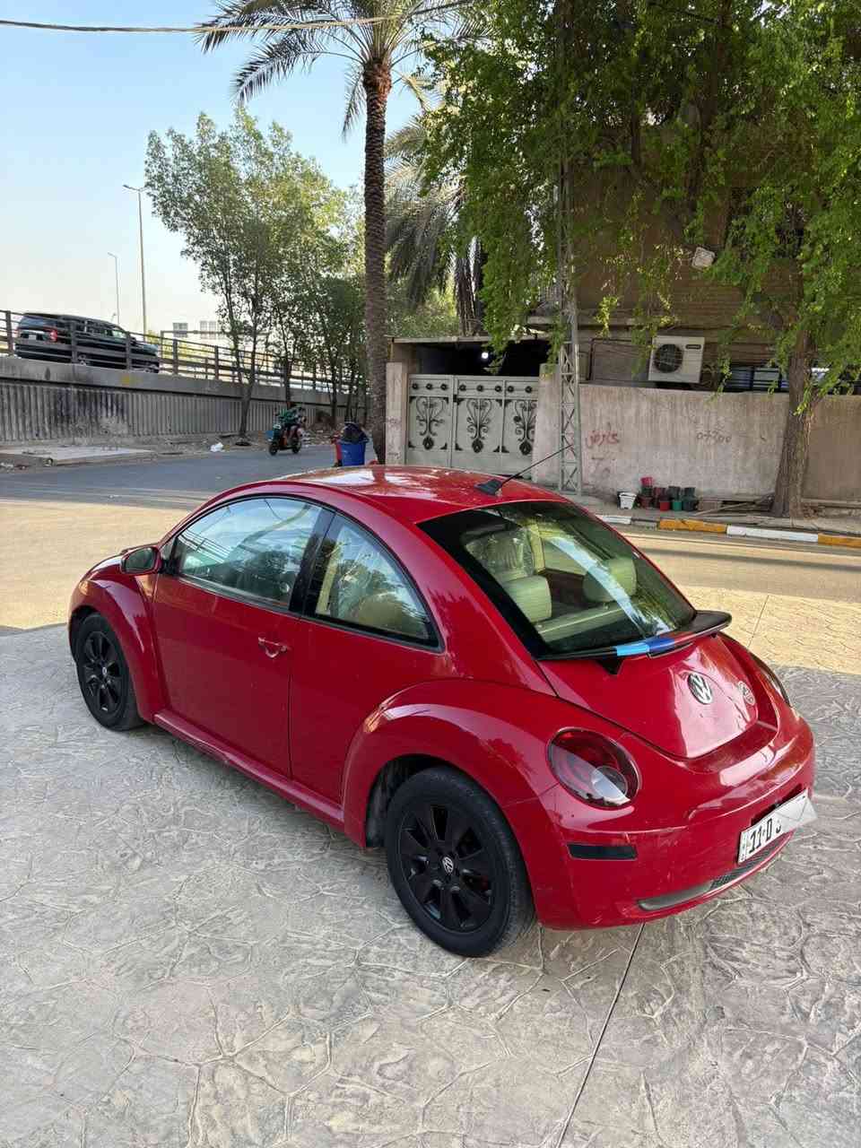 السلام عليكم للبيع سياره بيتل موديل 2009سياره مكينه 2500 خمسه سلندر سياره (S ) كشنات تدفئه شاشه كأمره اشاير بل مري كير ومكينه مكفولات السياره كامله مابيها اي نقص وارد امريكي  بيها ضربه جاملغ شويه من البنيد بدون دواخل صوره الضربه موجوده بل منشور السياره بسمي ثاني يوم احولك 
السياره معروضه70 بيها مجال للشراي 
مكان الشعب حي البساتين  الرقم الموبايل ***********
