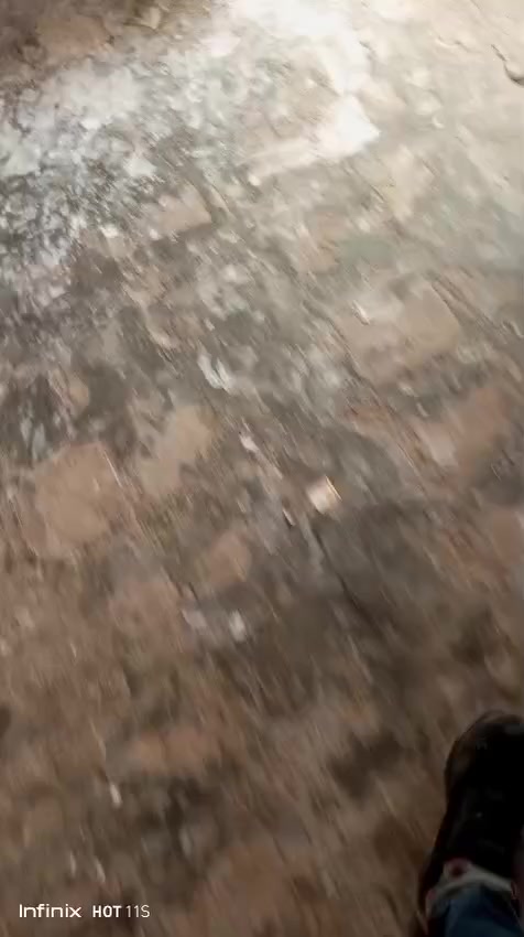 ## إيجار شقة 70م  حي النصر درج خارجي غرقة وصاله ومطبخ وصحيات  مطلوب عائله صغيرة 
الايجار 200
كربلاء مكتب بركات ارض الخير ابو محمد الطائي
***********
***********
