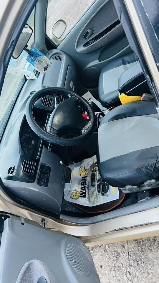 السلام عليكم ورحمة الله وبركاته
ريو 2001 للبيع 
رقم بغداد بأسمي سنوية وهزه جديده 
مكينه جديده 
تبريد خير من الله
كير جديد 
تخم تاير جديد
كهربائيات شغاله تجي وتشوف 
فيت بم ونوزلات وبلكات كله جديد 
صبغ عام بدون حادث 
جام اتوتماتيك 4
داخل نضيف يخبل لا شك ولا زرف 
السياره معمره تعمير حلو مرتبه ومعتنين بيها حيل 
……. 
السعر 43 وبيها مجال 
***********
