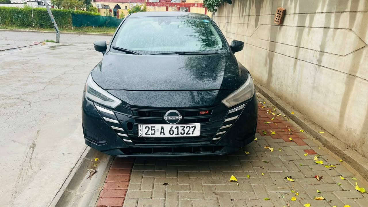 السلام عليكم للبيع نيسان فيرسا sr فول موديل 2023 رقم كركوك ضررها بونيد مبدل تجاري والبلادي موجود والجاملغ نفسه ومصبوغ ايرباكات كلها طاكه ماشيه 39  بدون تعديل بيها بطاقة بنزين مكان السياره كركوك السعر 118 للأتصال *********** شرط التحويل والوكاله.
