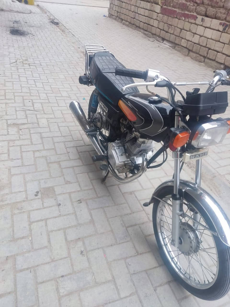 سلام عليكم دراجه نامه شلامجه للبيع ما مفتوحه كلشي شعقال كهربيات اشاير مكيته توه طاحت  وراقه ضايعه مكفوله من سرقه مديل 2025 مكاني البصره قضاء الدير رقمي*********** سعر 900
