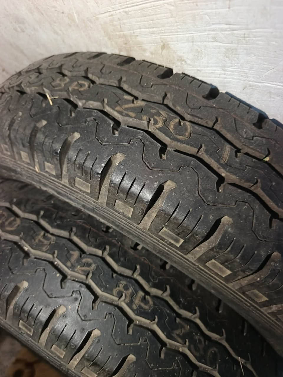 سلام عليكم تايرات للبيع مال كيه حمل مسكر 
اصلي صناعه كوري غير مستخدم بس متروكات 85 وبيهن مجال مكان بابل الحله ***********
