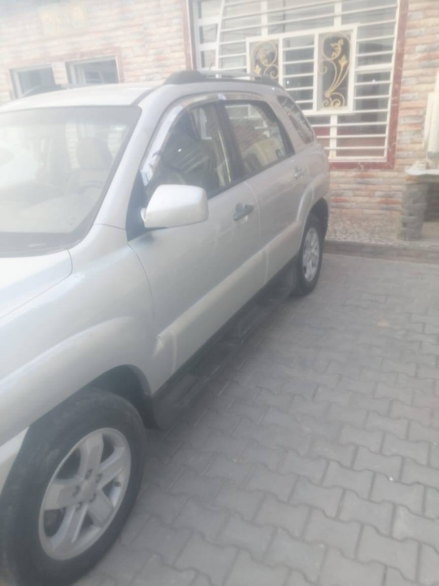 سلام عليكم كيه سبورتج موديل2009
محرك 2000 عنوان نجف حي الجزيره
سعر100وبيه مجال ***********
