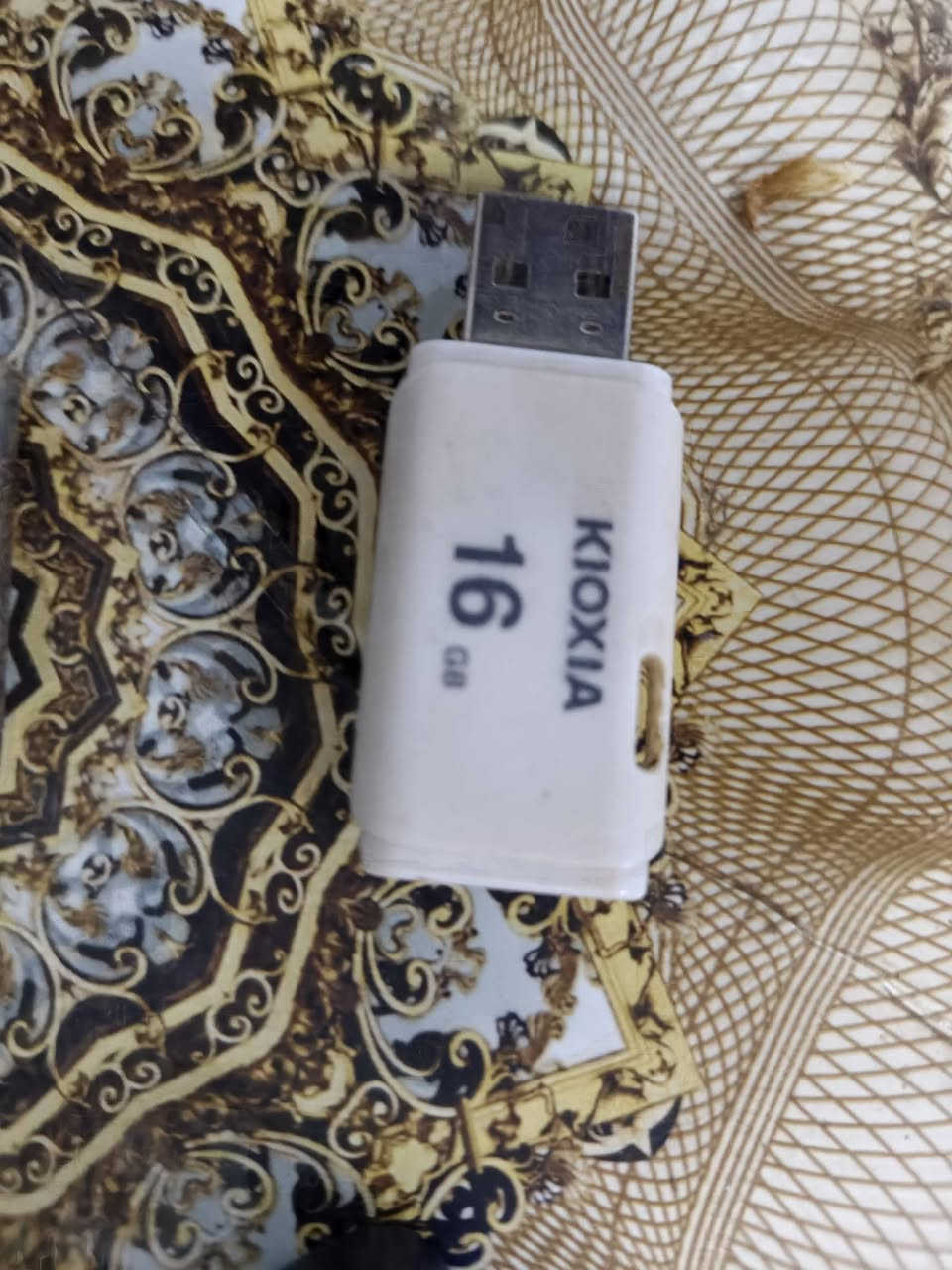 سلام عليكم
كامرة نيكون 7100✅
عدسة18-140mm VR✅
رام 16 كيكة جديد ✅
جنطة جيس جديده ✅
بطارية عدد 2✅
شاحنة ✅
غلاف جلاتين ✅
شتر 60k,✅
كامرة مال جناي مامتعوبه *********** 
سعر 600 مكاني ناصرية شطرة
