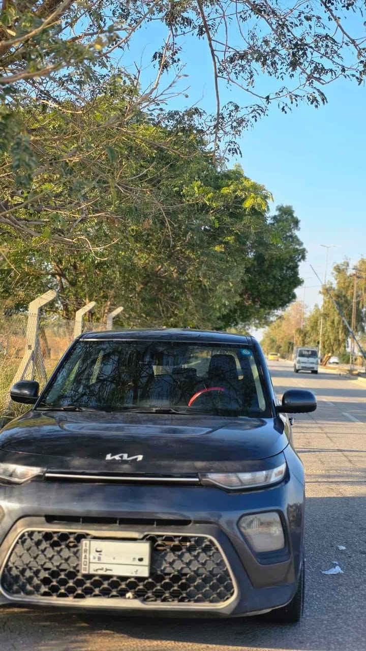 كيا صول موديل 22  رقم بابل مواصفات S نص فول 
حادث جاملغ وبنيد وشاصي ايمن 
بيها بارد بالجاملغ الخلفي اصبعين شخوط قليلة
ماشية ٧٤ ميل
السعر 148 بيها مجال بسيط للشراي 
التواصل على الرقم *********** غير متواجد على الفيس بوك حلة, بابل
