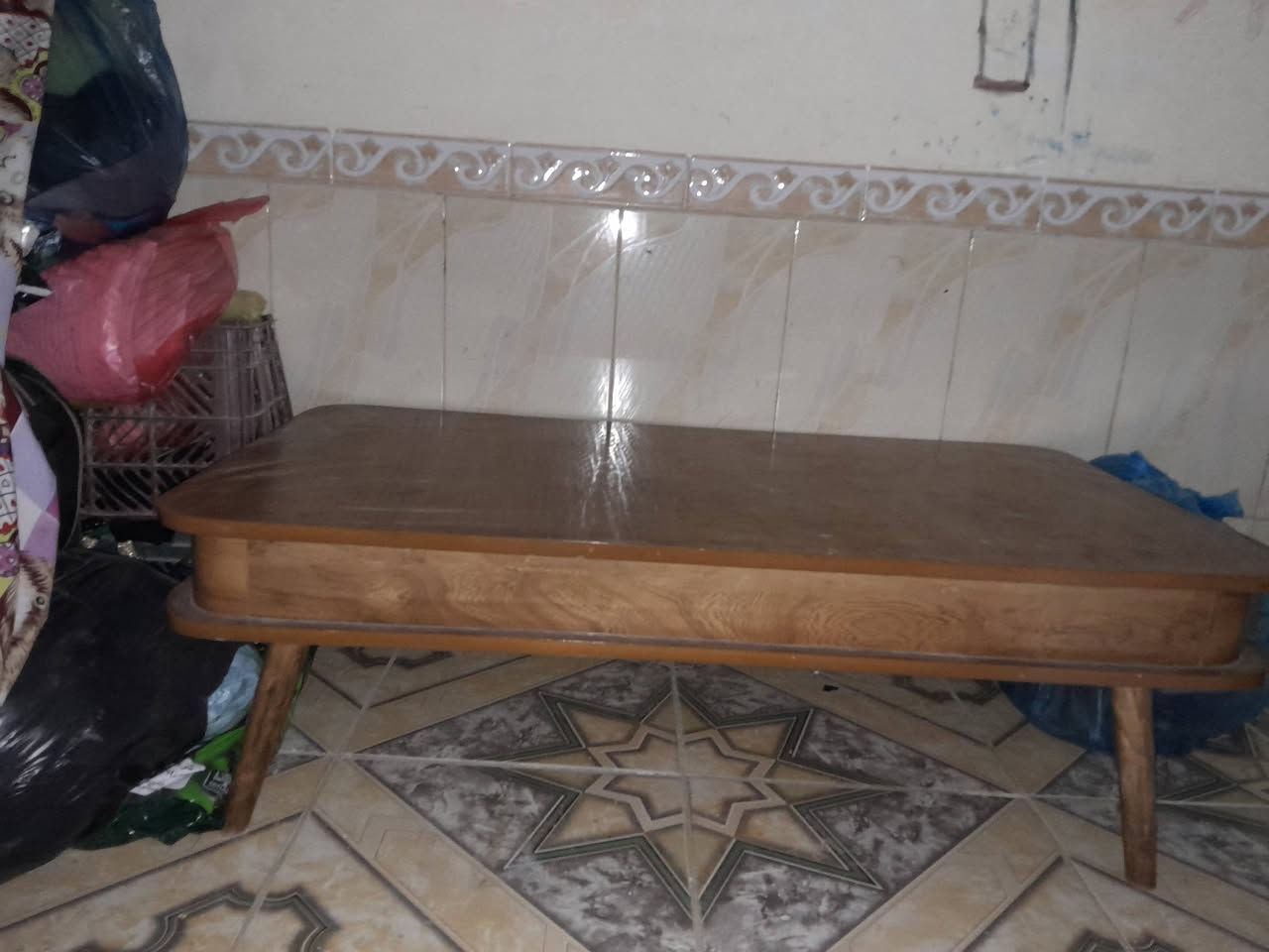ميز شاشه ب30
طبله وسطيه ب 30
نجف حي المهندسين 
***********
