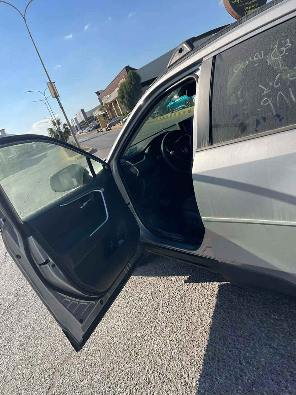 تويوتا راف فور موديل 2024 هايبرد ماشيه 18 الف بدون ايرباك مواصفات xle سياره موجوده حالياً بالحره  شركة الجدير مصلحة جاهزة بدون صبغ فقط دعامية امامية مبدل بيهة نفس اللون تريدها عل شمال تريدها  ع كتاب الشهداء تريدها تدخل عل كمرك خلال مده اقصاها سبوع السياره توصلك للباب سعرها 210 وبيها مجال للأستفسار خاص او اتصل واتساب وتدلل مكاني ديالى بعقوبة  ***********
